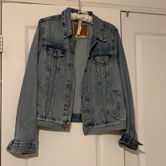Large Levi’s jean jacket - Picture 1 of 4